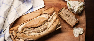 Gluteeniton banaanileipä kaurasta ja mantelijauhosta