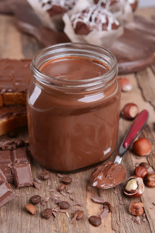 Terveellisiä herkkuja – sokeriton fudge, kotitekoinen nutella ja suklaapopcorn